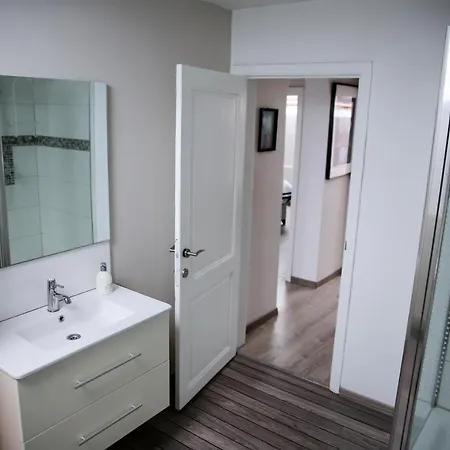 Dom wakacyjny Maison Avec Jacuzzi 5ch *