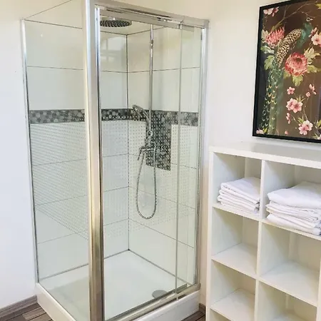 Dom wakacyjny Maison Avec Jacuzzi 5ch *